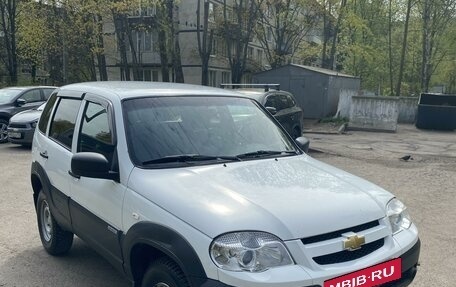 Chevrolet Niva I рестайлинг, 2018 год, 735 000 рублей, 3 фотография