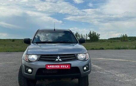 Mitsubishi L200 IV рестайлинг, 2014 год, 1 300 000 рублей, 1 фотография