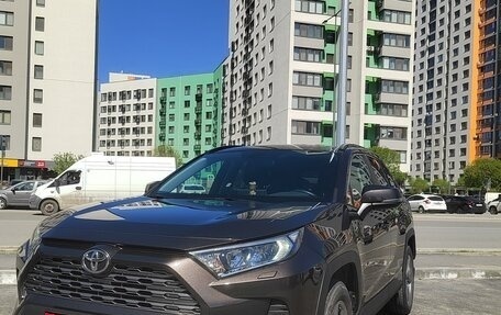Toyota RAV4, 2020 год, 4 000 000 рублей, 1 фотография