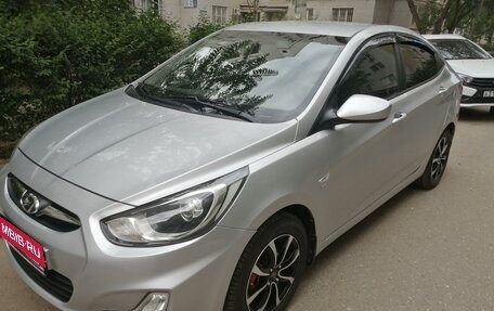 Hyundai Solaris II рестайлинг, 2013 год, 995 000 рублей, 3 фотография