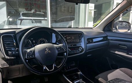 Mitsubishi Outlander III рестайлинг 3, 2019 год, 2 555 000 рублей, 6 фотография