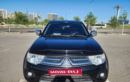 Mitsubishi Pajero Sport II рестайлинг, 2013 год, 2 000 000 рублей, 2 фотография