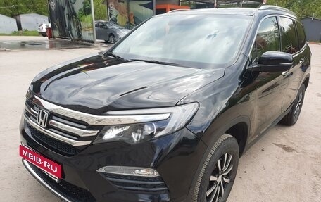 Honda Pilot III рестайлинг, 2015 год, 3 299 000 рублей, 3 фотография