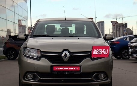 Renault Logan II, 2015 год, 800 000 рублей, 2 фотография
