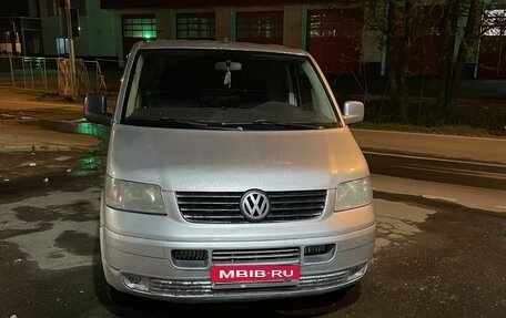 Volkswagen Transporter T5 рестайлинг, 2006 год, 805 000 рублей, 1 фотография