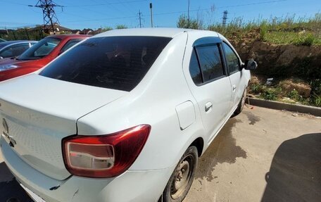 Renault Logan II, 2015 год, 299 000 рублей, 1 фотография