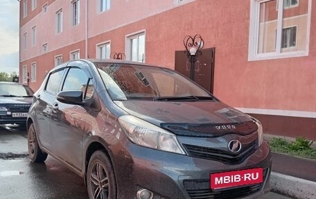 Toyota Vitz, 2012 год, 780 000 рублей, 2 фотография
