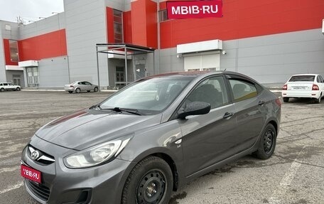 Hyundai Solaris II рестайлинг, 2013 год, 1 050 000 рублей, 1 фотография