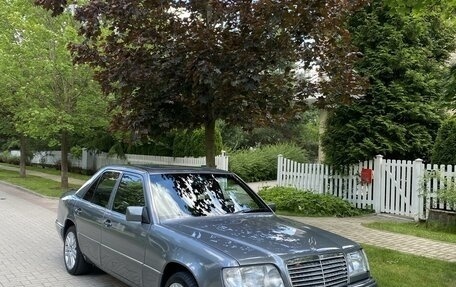 Mercedes-Benz W124, 1993 год, 750 000 рублей, 2 фотография