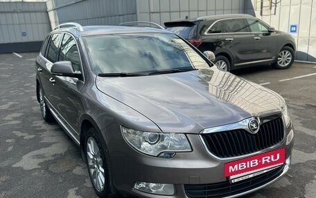 Skoda Superb III рестайлинг, 2011 год, 2 200 000 рублей, 2 фотография