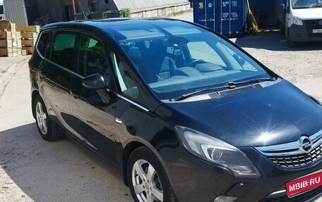 Opel Zafira C рестайлинг, 2014 год, 1 400 000 рублей, 1 фотография