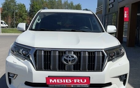 Toyota Land Cruiser Prado 150 рестайлинг 2, 2019 год, 6 050 000 рублей, 3 фотография