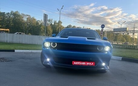 Dodge Challenger III рестайлинг 2, 2019 год, 4 000 000 рублей, 1 фотография