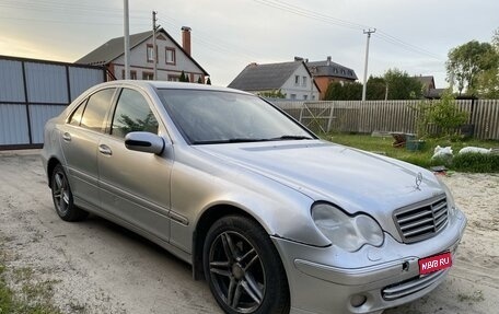 Mercedes-Benz C-Класс, 2004 год, 620 000 рублей, 1 фотография