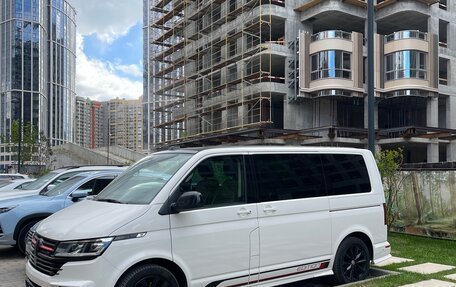 Volkswagen Multivan T6 рестайлинг, 2020 год, 7 900 000 рублей, 1 фотография