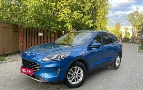 Ford Escape, 2019 год, 1 900 000 рублей, 3 фотография