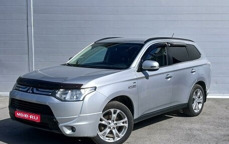 Mitsubishi Outlander III рестайлинг 3, 2013 год, 2 190 000 рублей, 1 фотография