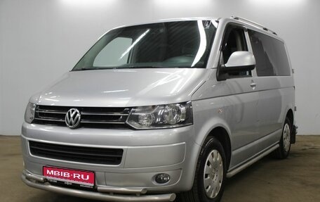 Volkswagen Caravelle T5, 2015 год, 2 470 000 рублей, 1 фотография