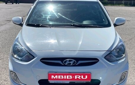 Hyundai Solaris II рестайлинг, 2011 год, 665 000 рублей, 1 фотография