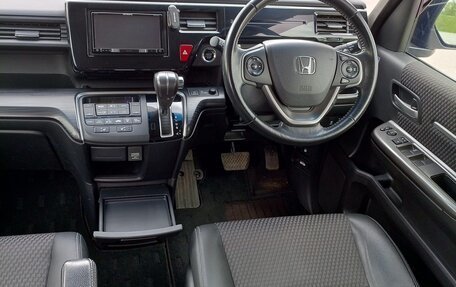 Honda Stepwgn IV, 2015 год, 2 200 000 рублей, 6 фотография