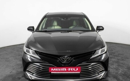 Toyota Camry, 2019 год, 3 190 000 рублей, 2 фотография