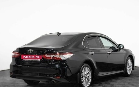 Toyota Camry, 2019 год, 3 190 000 рублей, 5 фотография