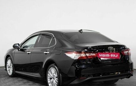 Toyota Camry, 2019 год, 3 190 000 рублей, 7 фотография