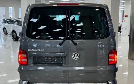 Volkswagen Caravelle T6 рестайлинг, 2019 год, 3 770 000 рублей, 4 фотография