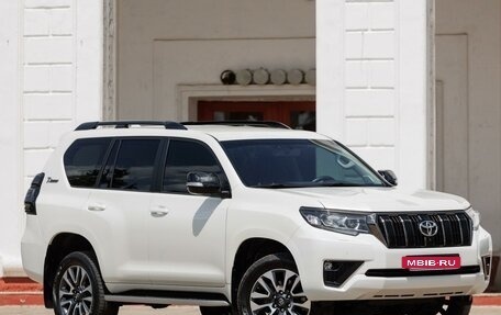 Toyota Land Cruiser Prado 150 рестайлинг 2, 2022 год, 7 990 000 рублей, 4 фотография