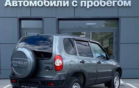 Chevrolet Niva I рестайлинг, 2018 год, 820 000 рублей, 2 фотография