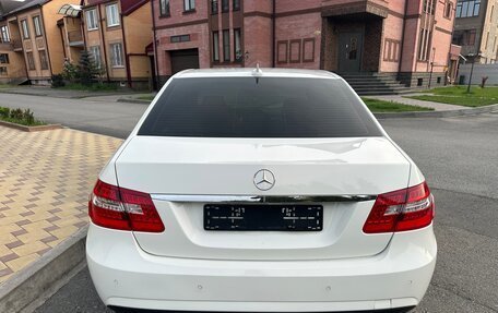 Mercedes-Benz E-Класс, 2011 год, 1 750 000 рублей, 4 фотография