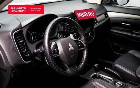 Mitsubishi Outlander III рестайлинг 3, 2014 год, 1 938 566 рублей, 5 фотография