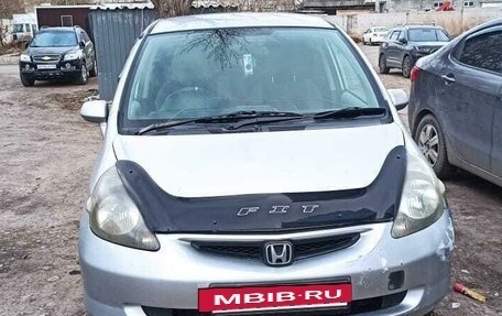 Honda Fit III, 2002 год, 380 000 рублей, 2 фотография