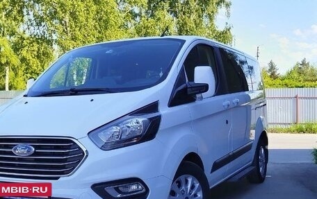 Ford Tourneo Custom I рестайлинг, 2018 год, 3 250 000 рублей, 2 фотография