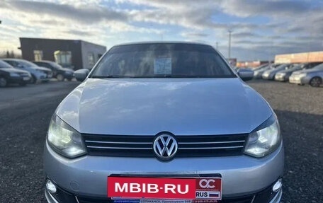 Volkswagen Polo VI (EU Market), 2011 год, 695 000 рублей, 2 фотография