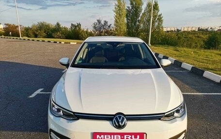 Volkswagen Golf VIII, 2020 год, 2 690 000 рублей, 2 фотография