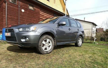 Mitsubishi Outlander III рестайлинг 3, 2012 год, 1 370 000 рублей, 2 фотография