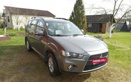 Mitsubishi Outlander III рестайлинг 3, 2012 год, 1 370 000 рублей, 3 фотография