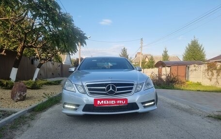 Mercedes-Benz E-Класс, 2013 год, 1 780 000 рублей, 2 фотография