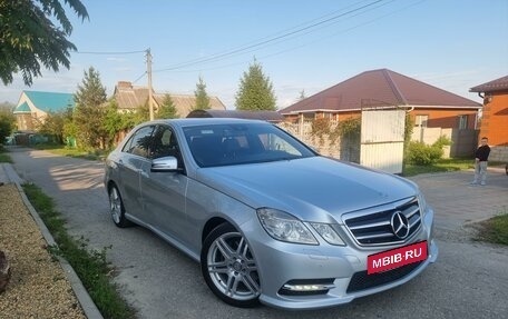 Mercedes-Benz E-Класс, 2013 год, 1 780 000 рублей, 3 фотография