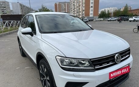 Volkswagen Tiguan II, 2019 год, 2 490 000 рублей, 2 фотография