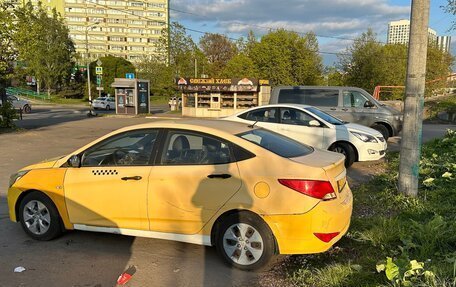 Hyundai Solaris II рестайлинг, 2015 год, 460 000 рублей, 4 фотография