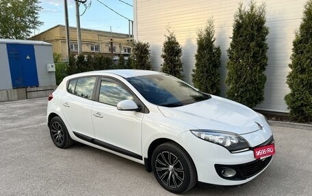 Renault Megane III, 2013 год, 990 000 рублей, 2 фотография