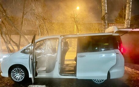 Toyota Esquire I, 2015 год, 2 200 000 рублей, 3 фотография
