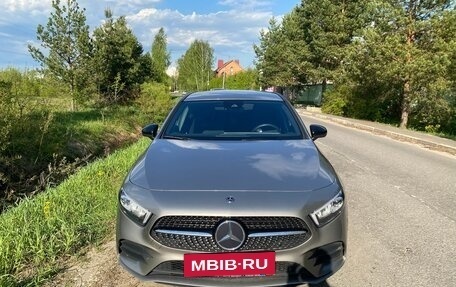 Mercedes-Benz A-Класс, 2019 год, 2 800 000 рублей, 2 фотография