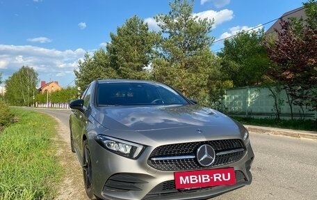 Mercedes-Benz A-Класс, 2019 год, 2 800 000 рублей, 3 фотография