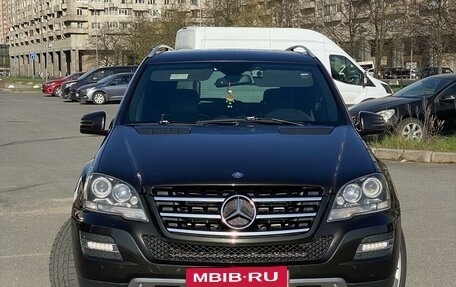 Mercedes-Benz M-Класс, 2011 год, 2 350 000 рублей, 2 фотография