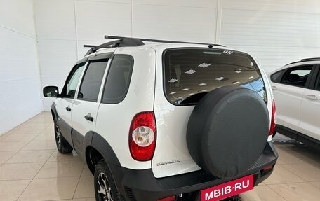 Chevrolet Niva I рестайлинг, 2018 год, 892 000 рублей, 6 фотография
