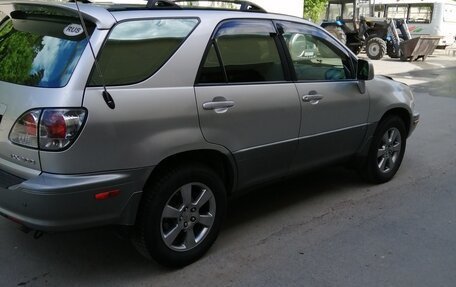 Lexus RX IV рестайлинг, 2001 год, 970 000 рублей, 2 фотография