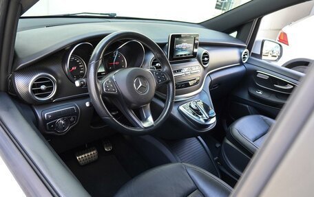 Mercedes-Benz V-Класс, 2018 год, 5 950 000 рублей, 6 фотография